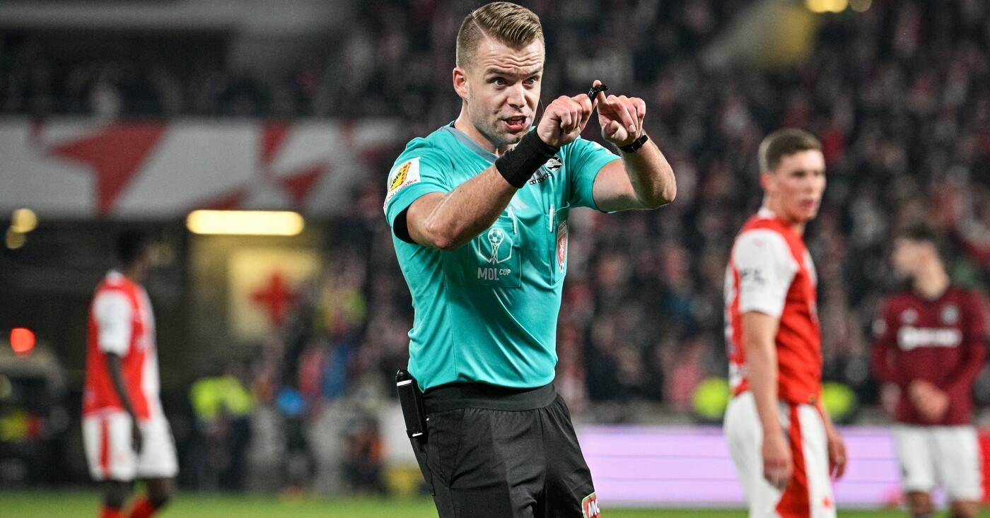 The referees made two mistakes in Sparta, Hlavatý should have been sent off, according to the commission