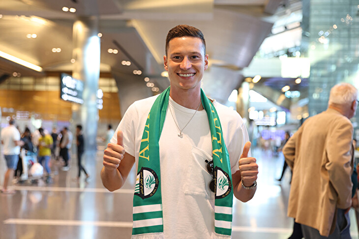 Julian Draxler Leaves PSG for Al-Ahli in Qatar: Transfer Details and Career Stats